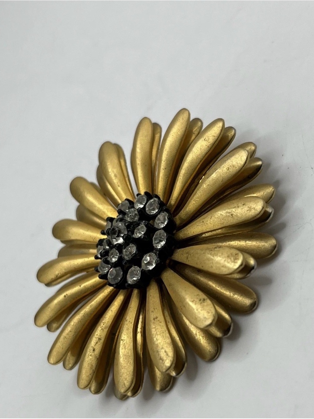 Vintage Enamel Gold Tone Flower Prong Set Rhinestone Brooch - Picture 6 of 7